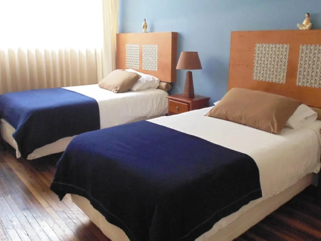 Hostal Casa Valladolid Quito 2*,  Ecuador